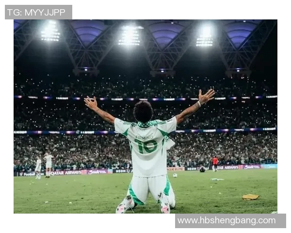 被神眷顾的足球明星们如何在绿茵场上书写传奇人生与辉煌成就